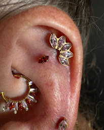 Photo n°6 de Matt_gold_piercing à Bollène (Salon de piercing)