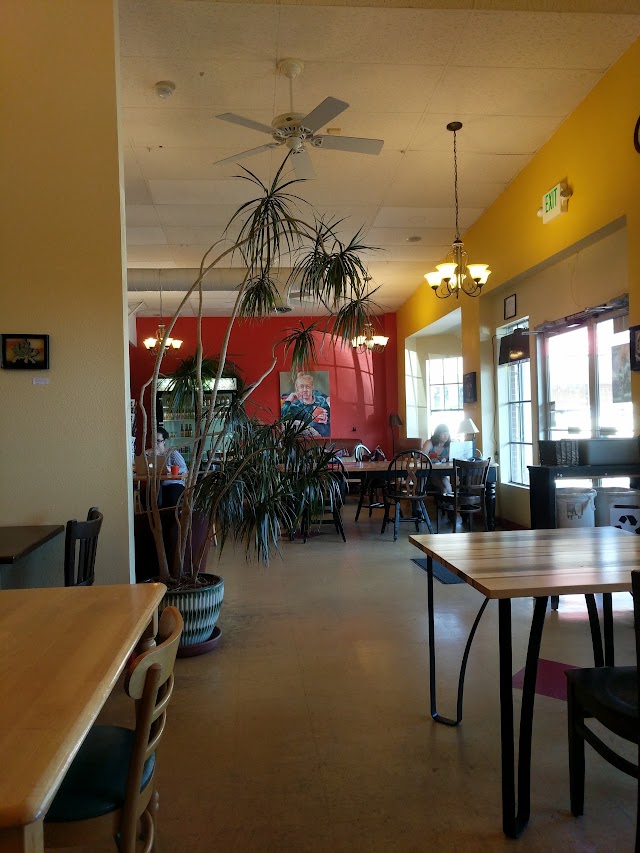 Momo Lolo Coffee House