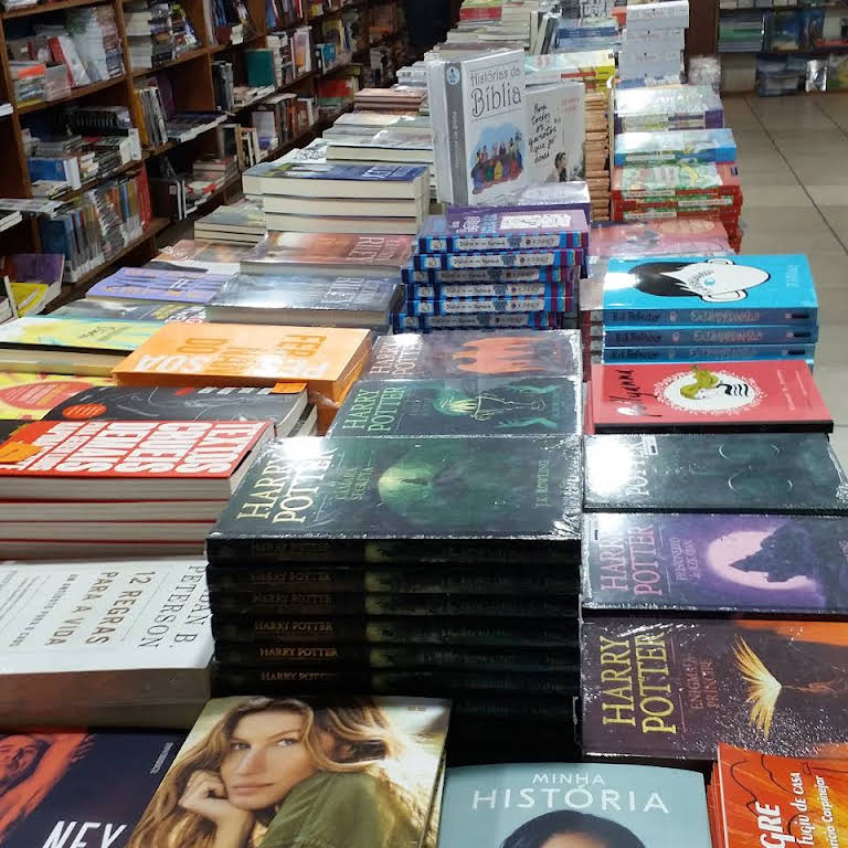 Book Shop on Instagram: Arraste para conhecer mais sobre o livro ➡️😍  #livrariamoçambique#livrariamaputo#livros#livraria#leitores#leitura#booksaremagic#livrosclassicos#livrostagram#livraddict#meditações#livromeditações#livromindset#livrosemaislivros