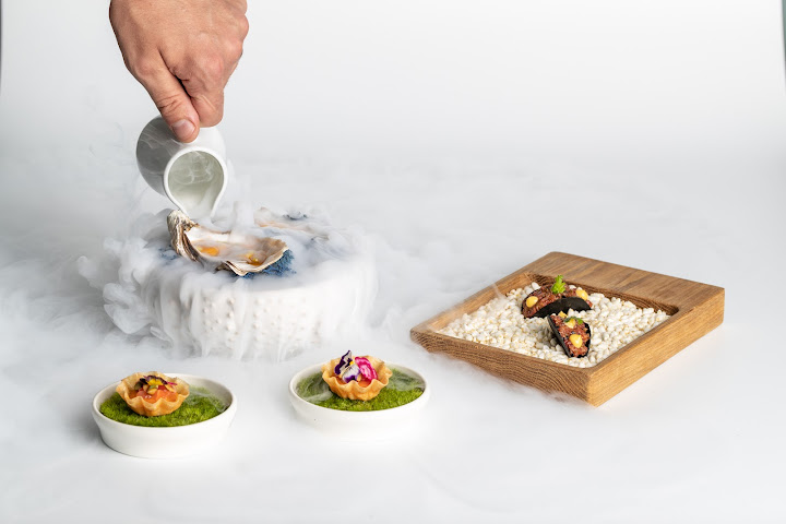 Restaurant 1925 at the Pompadour by null