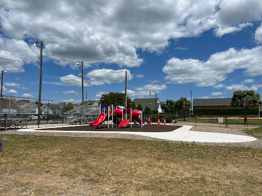 Little Lucy Playground - Thumbnail