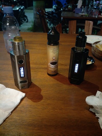 Photos of District Vape 99