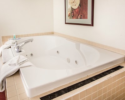 Photos of Clarion Hotel Highlander Conference Center