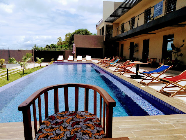 Au bord de l'eau by null