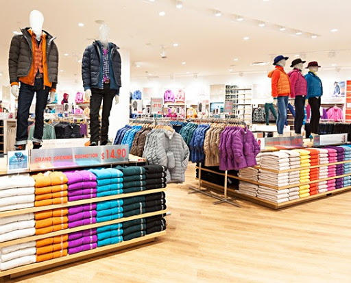 UNIQLO Hillsdale Gallery - United States