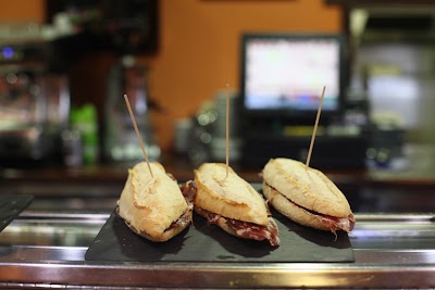 Photos of LIZARRAN TABERNA ANDORRA
