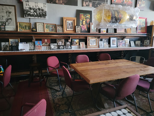 Henry K's - Visual