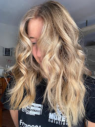 Photo n°6 de BE Blond or Brown à Grépiac (Salon de coiffure)