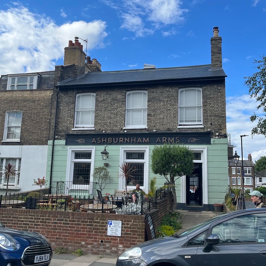 Discover the charming and historic pubs of Greenwich, London with our guide to the best watering holes in the area. From traditional pubs serving hearty grub to modern gastropubs with stunning riverside views, explore the top spots for a pint or two in Greenwich. Let's explore the local pub culture in this vibrant part of London. #greenwichvillage #greenwichlondon #londontraveltips | Things To Do In Greenwich | Greenwichmaritimemuseum | Places To Visit In London | London Things To Do