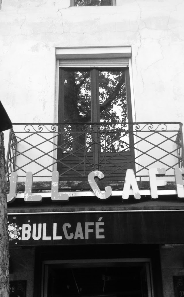 bull café