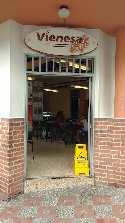 Photos of Vienesa Caf&eacute;