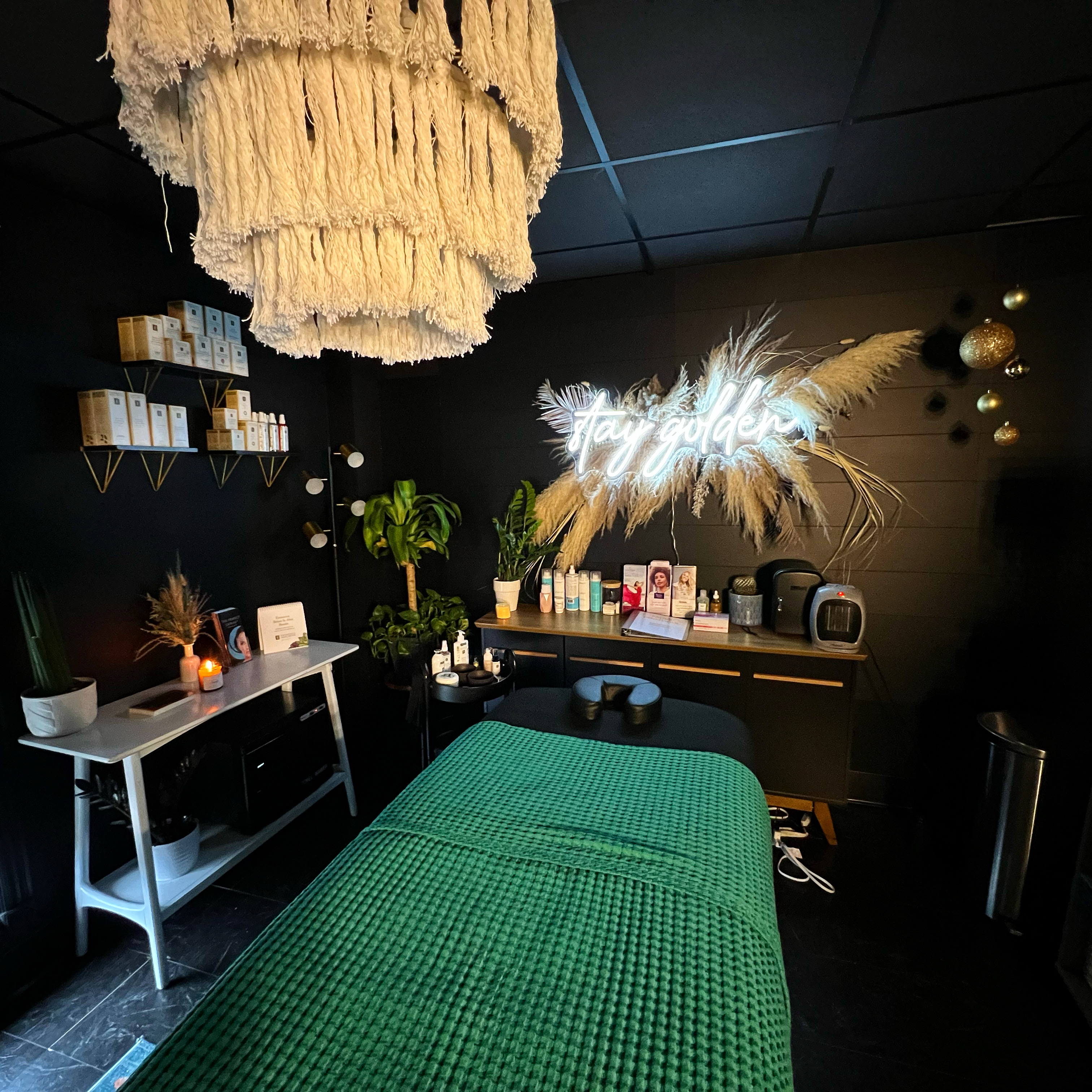 Pelo Beauty Collective
