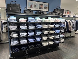 Photo n°3 de FATHER & SONS SAINT QUENTIN à Montigny-le-Bretonneux (Magasin de vêtements pour hommes)