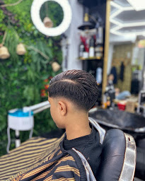 Photo n°22 de Coiffeur de l'Amitié à Montrouge (Salon de coiffure)