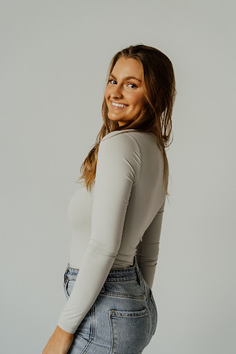 Julia Wojak, eXp Realty