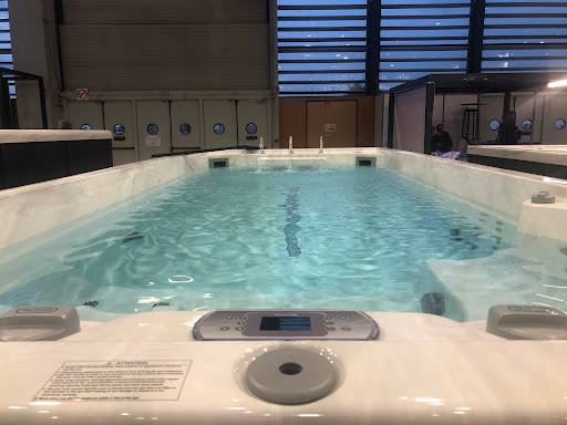 Photo de Wellness Family concessionnaire Oasis Spas, Riptide - Saint-Benoît 86 (Spas, Spas de Nage & Piscine) à Saint-Benoît (86280)