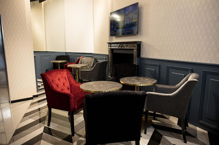 London Hotel by null