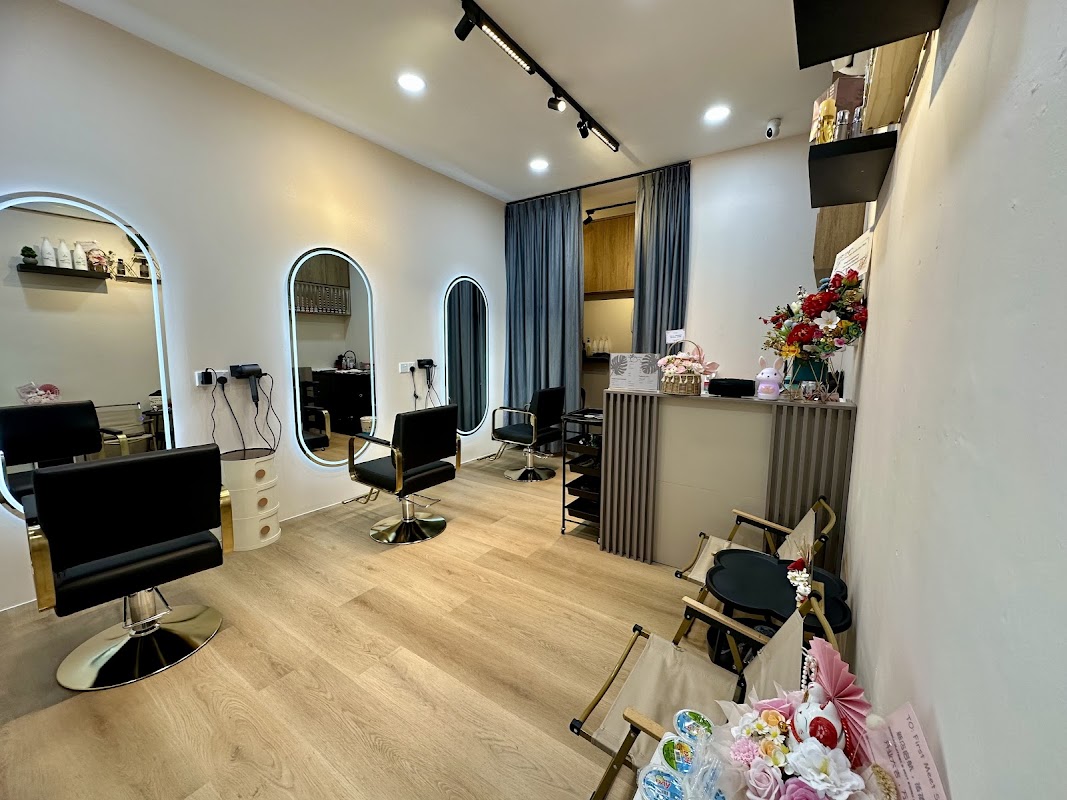 FIRST MEET STUDIO — hair salon in Simanggang