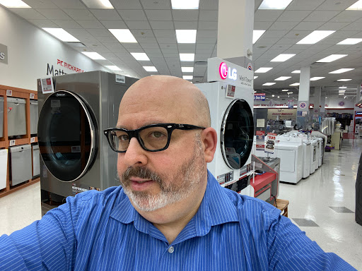 Garrett Diamond Salesman @ Pc Richard and Son Gallery - United States
