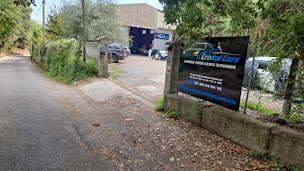 Photo n°2 de Carrosserie Cristal Cars 06 à Saint-Laurent-du-Var (Atelier de carrosserie automobile)