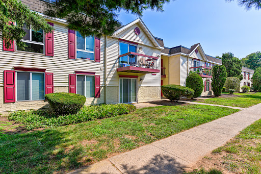 Deer Creek Apartments | Princeton Meadows