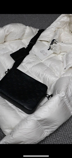 Unknown Seller - Visual