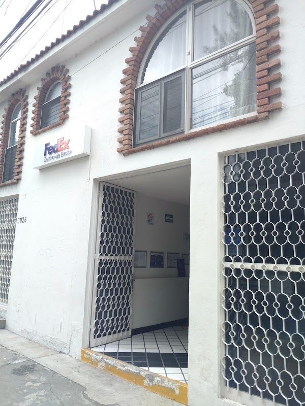FedEx Centro de Envío, Av. de las Camelinas Núm. 3026, Club Campestre