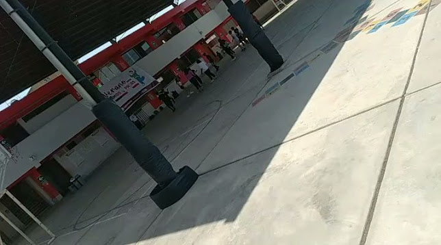 Institución Educativa José Carlos Mariátegui La Chira