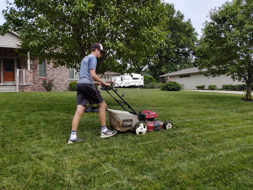 Davis Mowing and Gutter Cleaning - Thumbnail