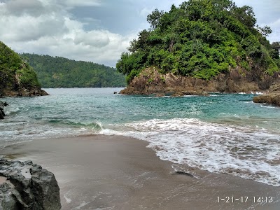 Pantai Kapulogo Jawa Timur