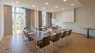 Photos of Holiday Inn Express M&uuml;nchen Airport