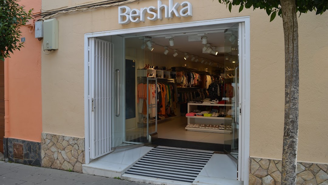 Bershka - Tienda De Ropa en Palafolls