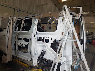 Photo n°10 de Carrosserie FR Concept à Pertuis (Atelier de carrosserie automobile)