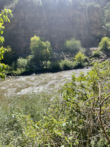 Colorado River Access Parking - Thumbnail