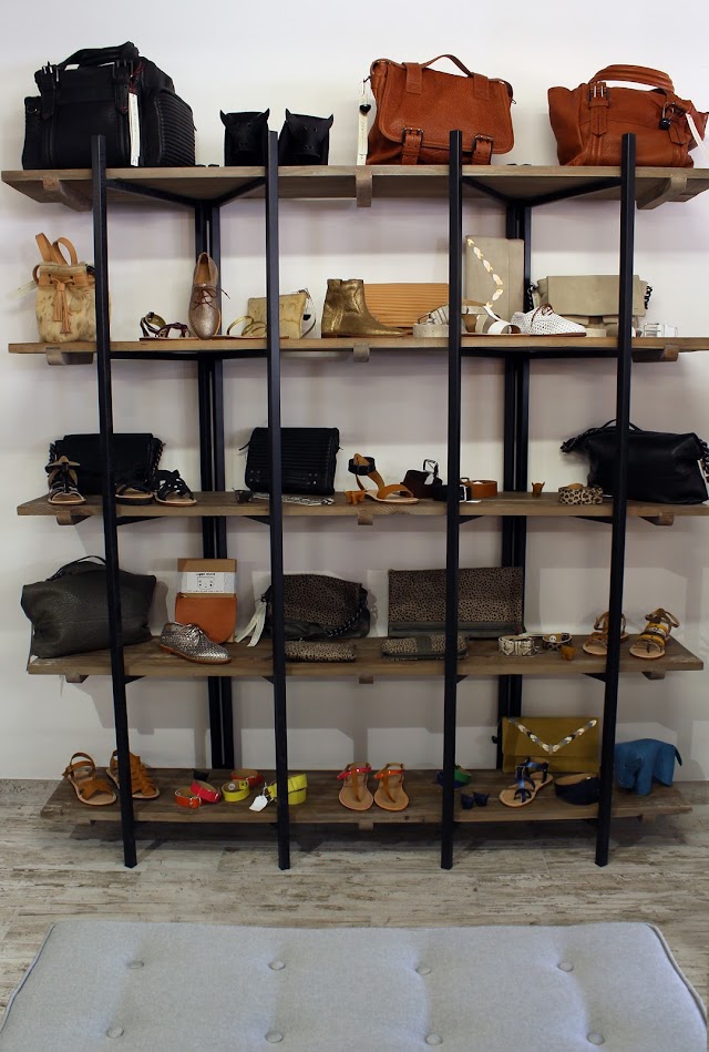 L'Ampoule Bleue Concept Store