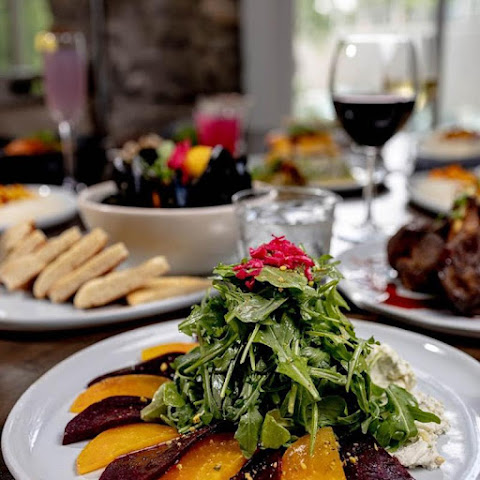 Divan Restaurant & Bar by null