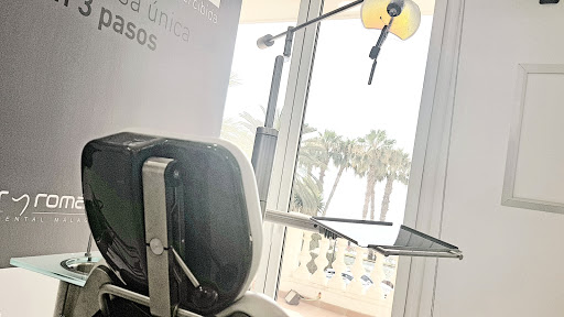 Dr. Manuel Román - Clínica dental Málaga - Thumbnail