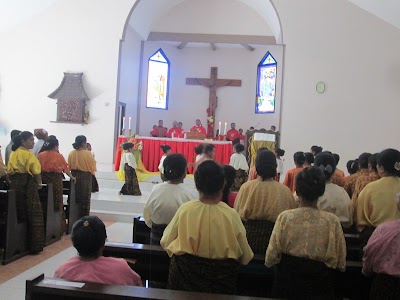 Photos of Holy Cross Catholic Church, Mauloo