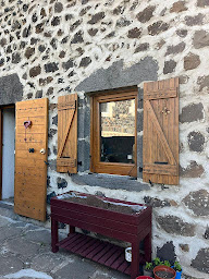 Photo n°9 de Profession Menuisier Saint-Pal-de-Mons | Installateur de fenêtres et menuiseries à Saint-Pal-de-Mons (Magasin de fenêtres en PVC)