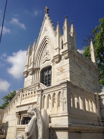 Photos of CEMENTERIO UNIVERSAL