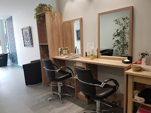 Photo n°2 de 11 Avenue Coiffure - Véronique Charles à Roanne (Salon de coiffure)