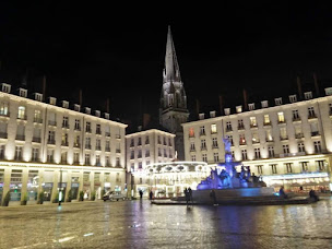 Photo n°1 de Deuch Sur La Ville, balades en 2CV. à Nantes (Service de taxi)