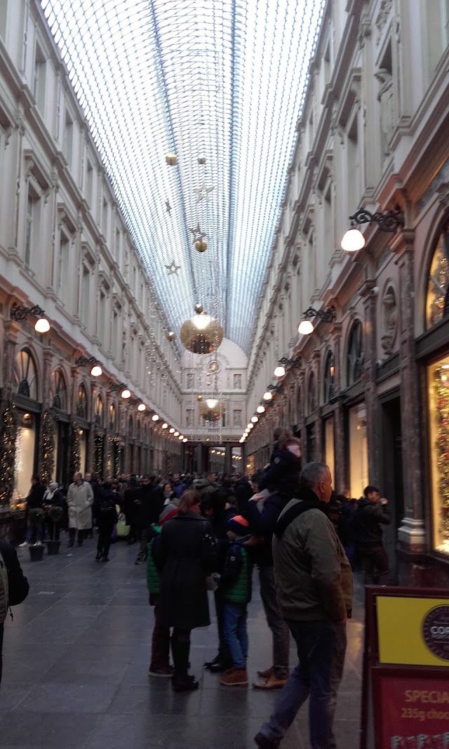 Galerie De La Reine