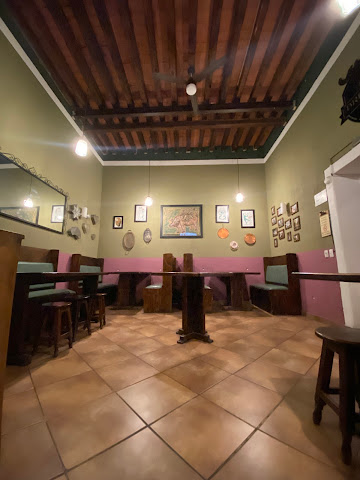 Brewer Gastro Pub by null