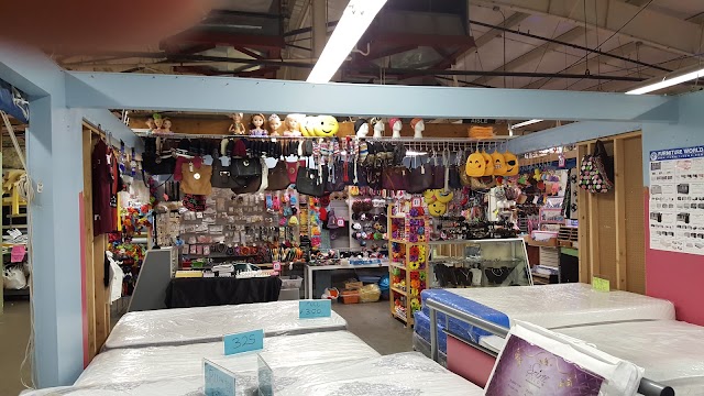 Collingwood Auction & Flea Market
