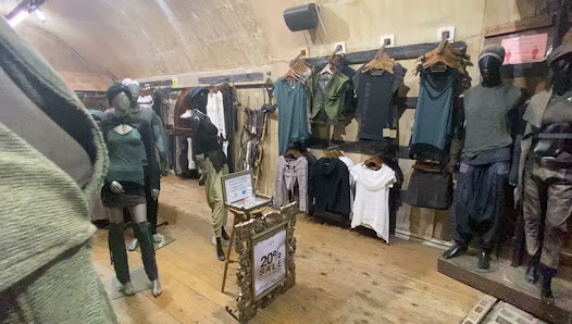 Psylo Fashion Camden Unit 49, Psylo Fashion Camden, Saddle Row, The Stables Market, Chalk Farm Rd, Chalk Farm, London NW1 8AH, United Kingdom