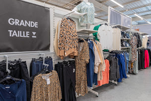 Photo n°17 de GEMO YVETOT Chaussures et Vêtements à Yvetot (Magasin de vêtements pour femmes)