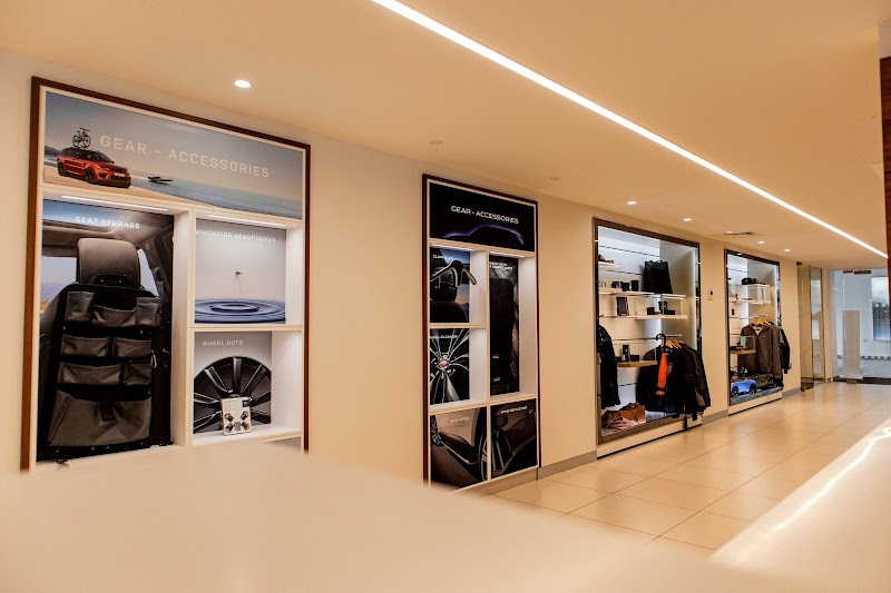 Hendy Land Rover Southampton photo 2