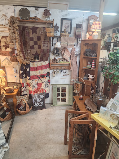 Antique Addicts - Thumbnail