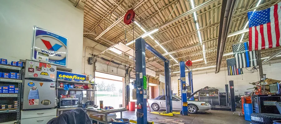 Universal Auto & Tire